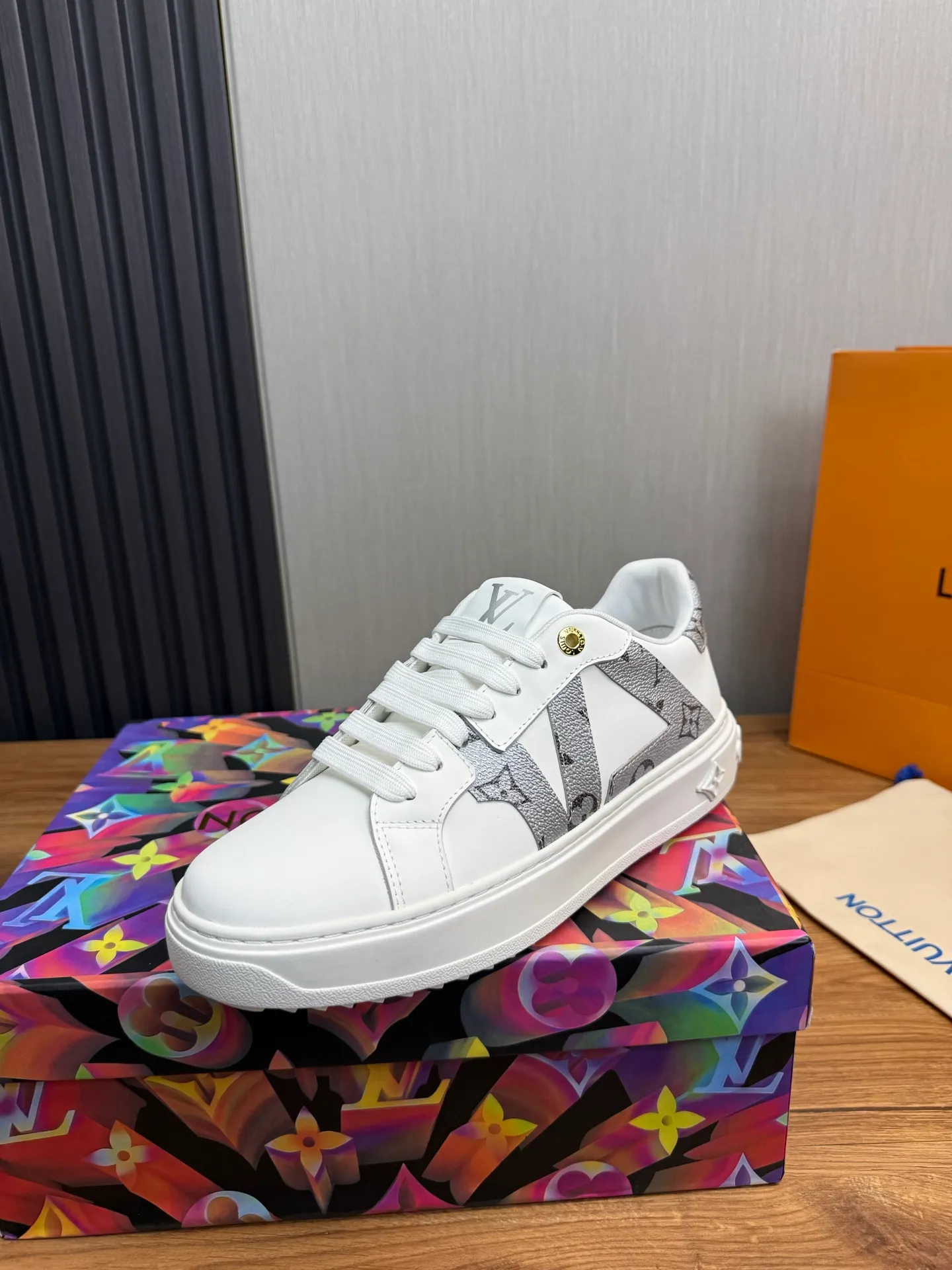 Men's shoes 💰520💰 LOUIS VUITTON [Luden Yiwei] The new trendy Lv is on the market 🎁, casual and fashionable men's shoes 👟 The upper is made of imported silk cowhide + cowhide mesh lining, the original wear-resistant rubber outsole, the version is simple and elegant, exclusive for trendy men. 38-44